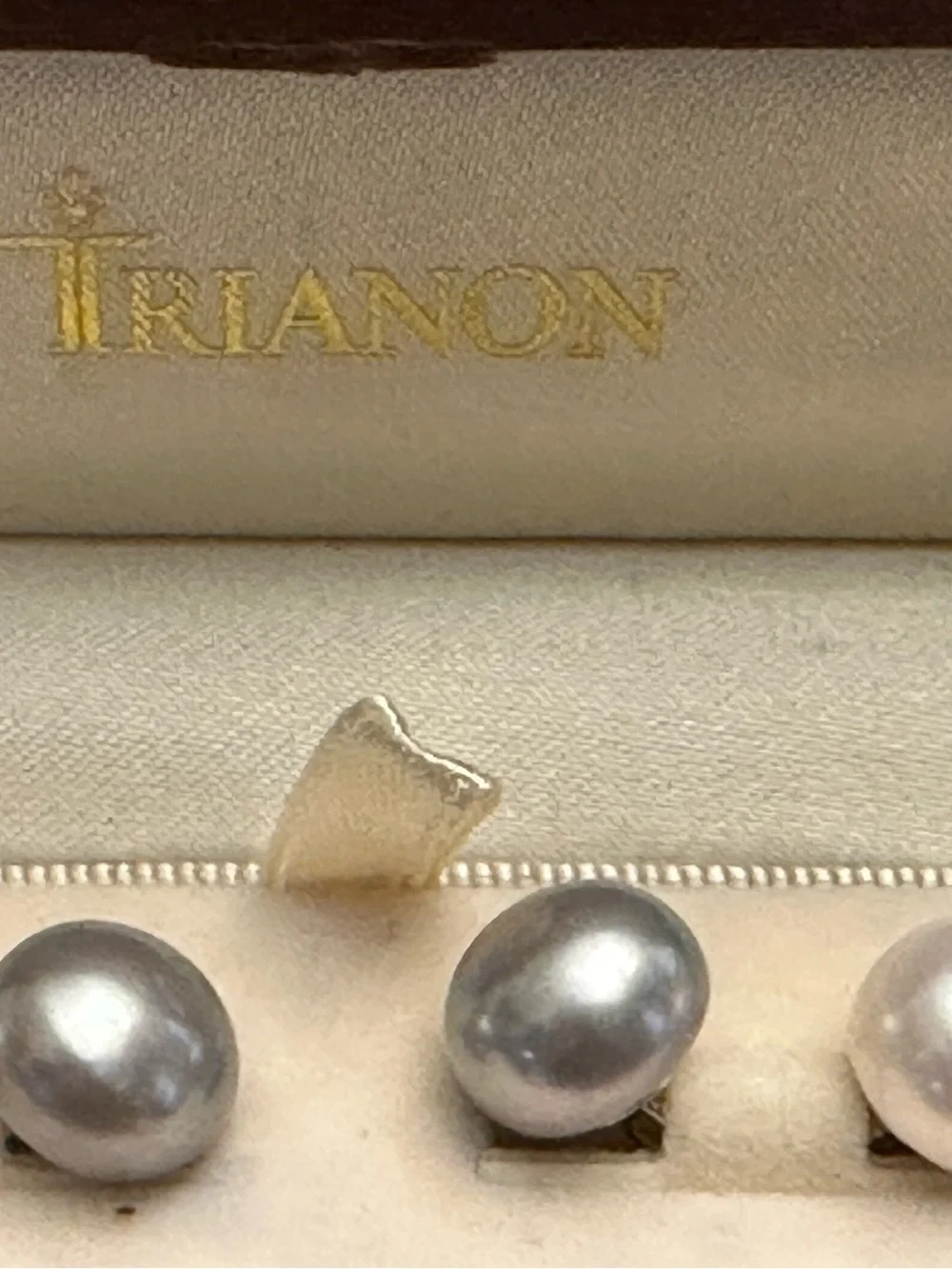 BNIB TRIANON PEARL AND 18K WHITE GOLD CUFFLINKS $2150 - Picture 2 of 10